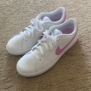 Pink WMNS Nike Court Royale 2